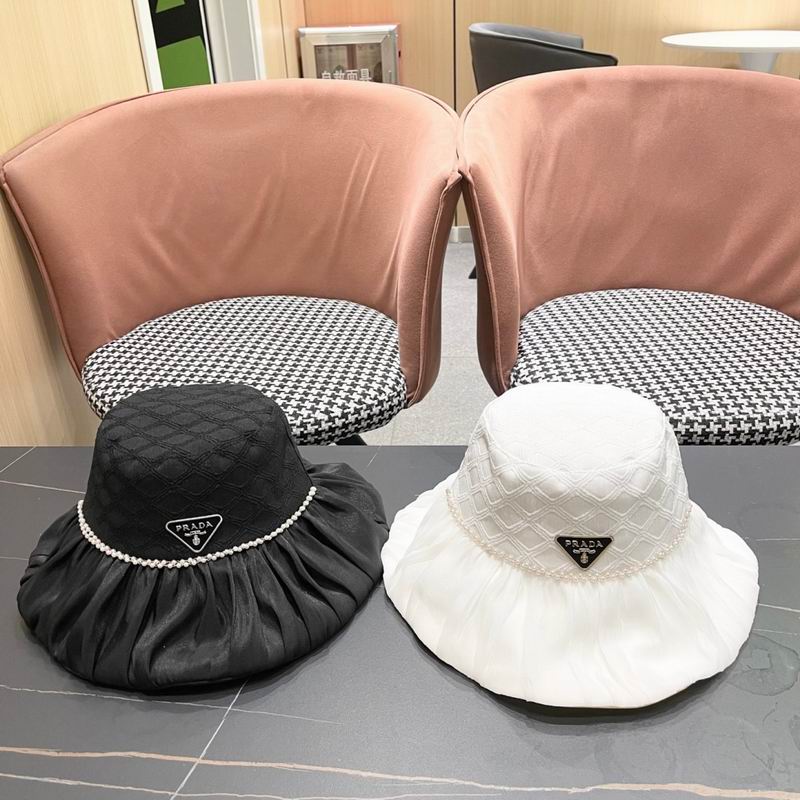 Prada hat 061003